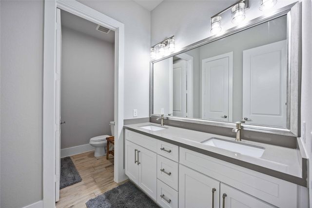 33510 Walnut Xing, Magnolia, TX 77355
