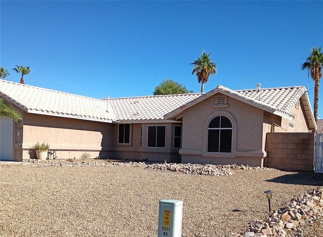 5218 S Amber Sands Drive, Fort Mohave, AZ 86426