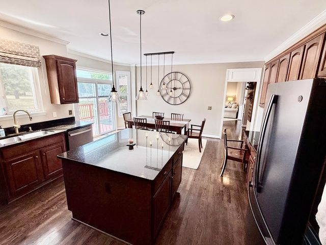 26393 Creekside Drive, New Hudson, MI 48165