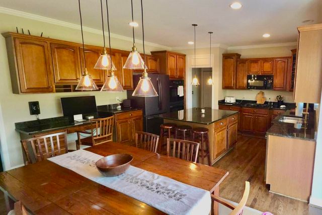 26393 Creekside Drive, New Hudson, MI 48165