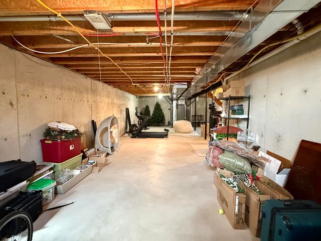 26393 Creekside Drive, New Hudson, MI 48165