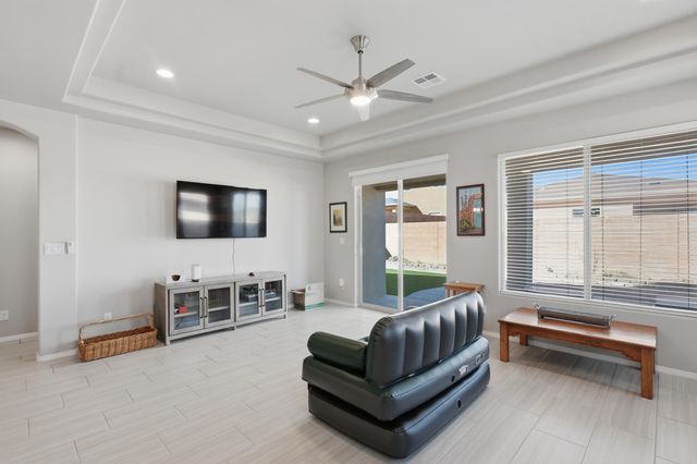 435 Adeline Avenue SW, Los Lunas, NM 87031