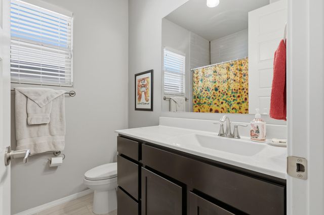 435 Adeline Avenue SW, Los Lunas, NM 87031