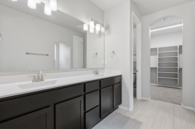 435 Adeline Avenue SW, Los Lunas, NM 87031