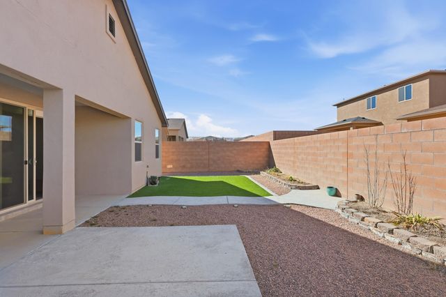 435 Adeline Avenue SW, Los Lunas, NM 87031