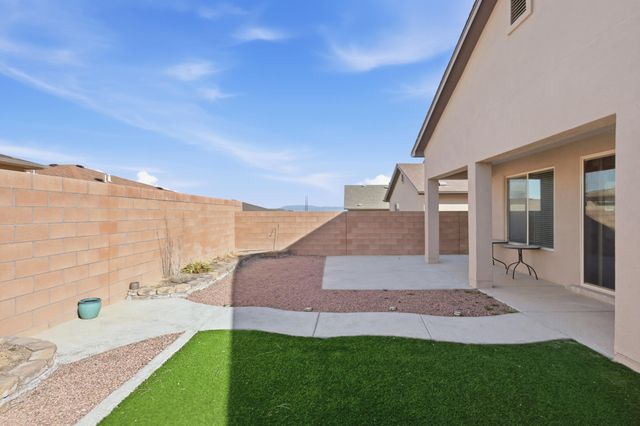 435 Adeline Avenue SW, Los Lunas, NM 87031