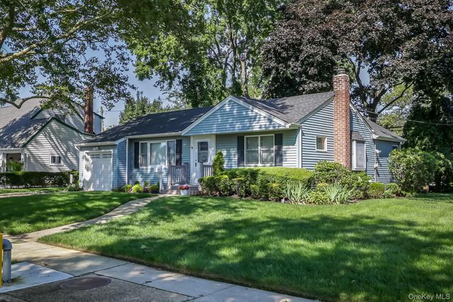 38 Linwood Avenue, Farmingdale, NY 11735