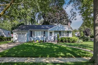 38 Linwood Avenue, Farmingdale, NY 11735