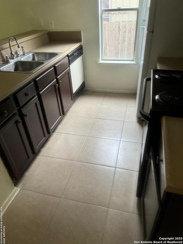13136 Los Espanada, San Antonio, TX 78233