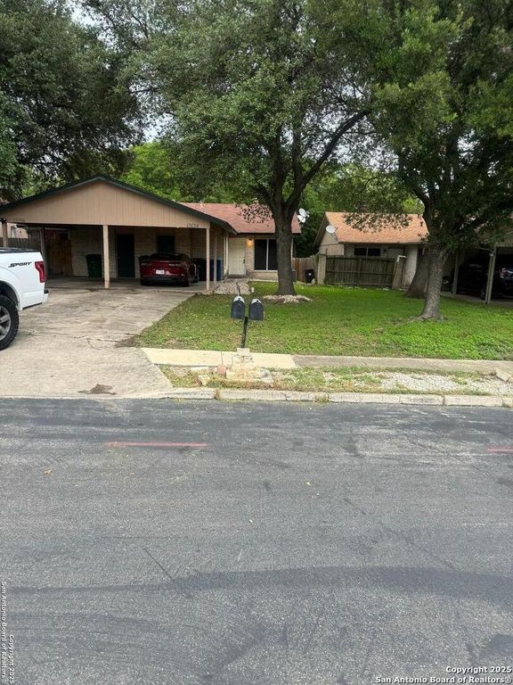 13136 Los Espanada, San Antonio, TX 78233