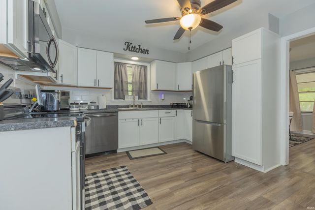 2812 Sandee Acres Court, Evansville, IN 47714