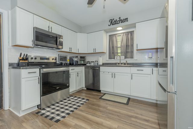 2812 Sandee Acres Court, Evansville, IN 47714