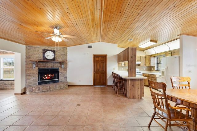 4745 GRAND AVENUE, De Leon Springs, FL 32130