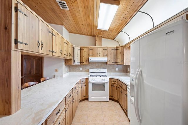 4745 GRAND AVENUE, De Leon Springs, FL 32130