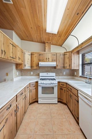 4745 GRAND AVENUE, De Leon Springs, FL 32130