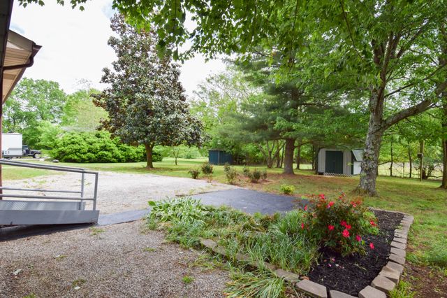 819 Hwy 52E, Portland, TN 37148