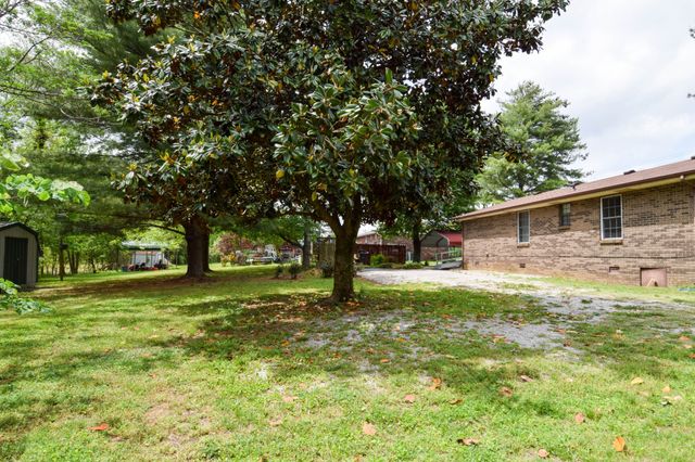 819 Hwy 52E, Portland, TN 37148