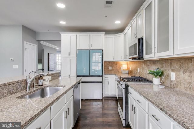 23516 HOPEWELL MANOR TER, Ashburn, VA 20148