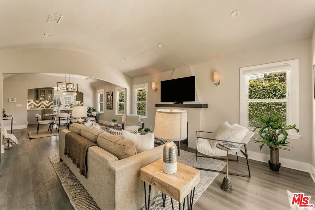 6607 De Longpre Avenue, Los Angeles, CA 90028 — photo 2