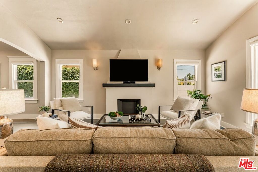 6607 De Longpre Avenue, Los Angeles, CA 90028 — photo 3
