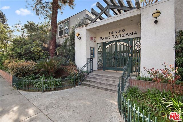 18620 Hatteras Street 180, Tarzana (los Angeles), CA 91356