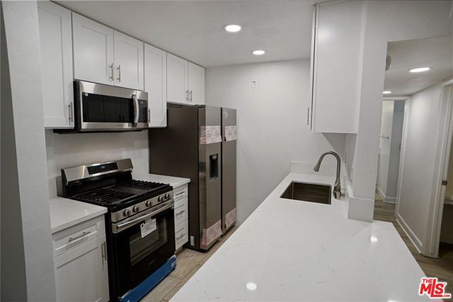 18620 Hatteras Street 180, Tarzana (los Angeles), CA 91356