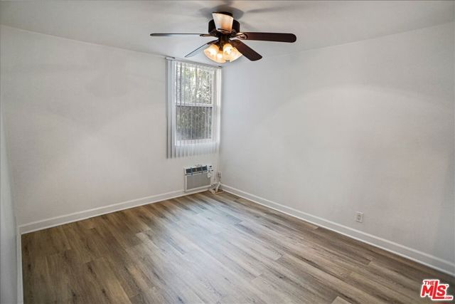 18620 Hatteras Street 180, Tarzana (los Angeles), CA 91356