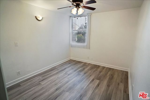 18620 Hatteras Street 180, Tarzana (los Angeles), CA 91356