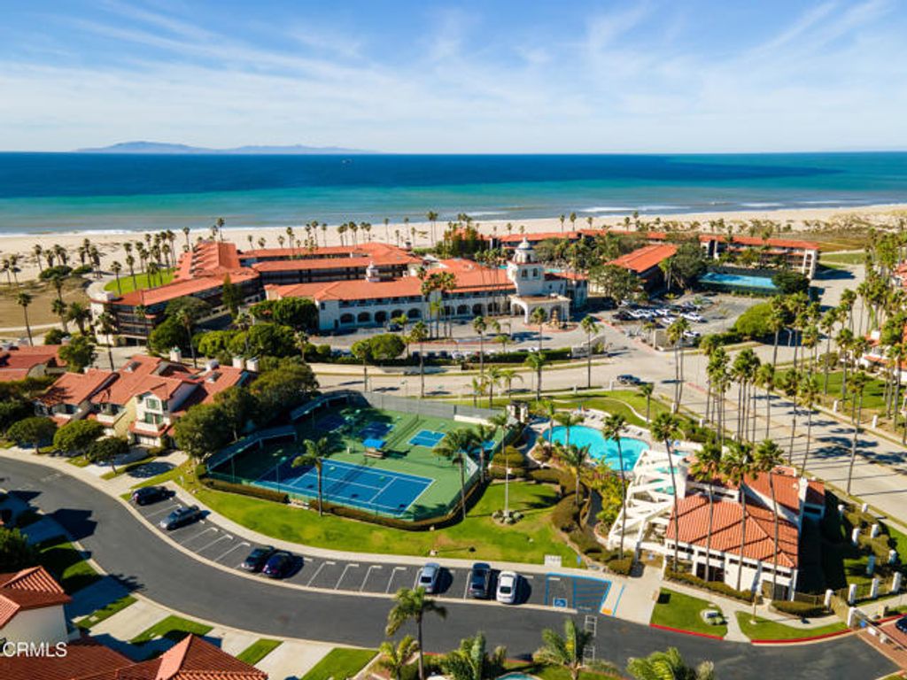 2200 Martinique Lane, Oxnard, CA 93035