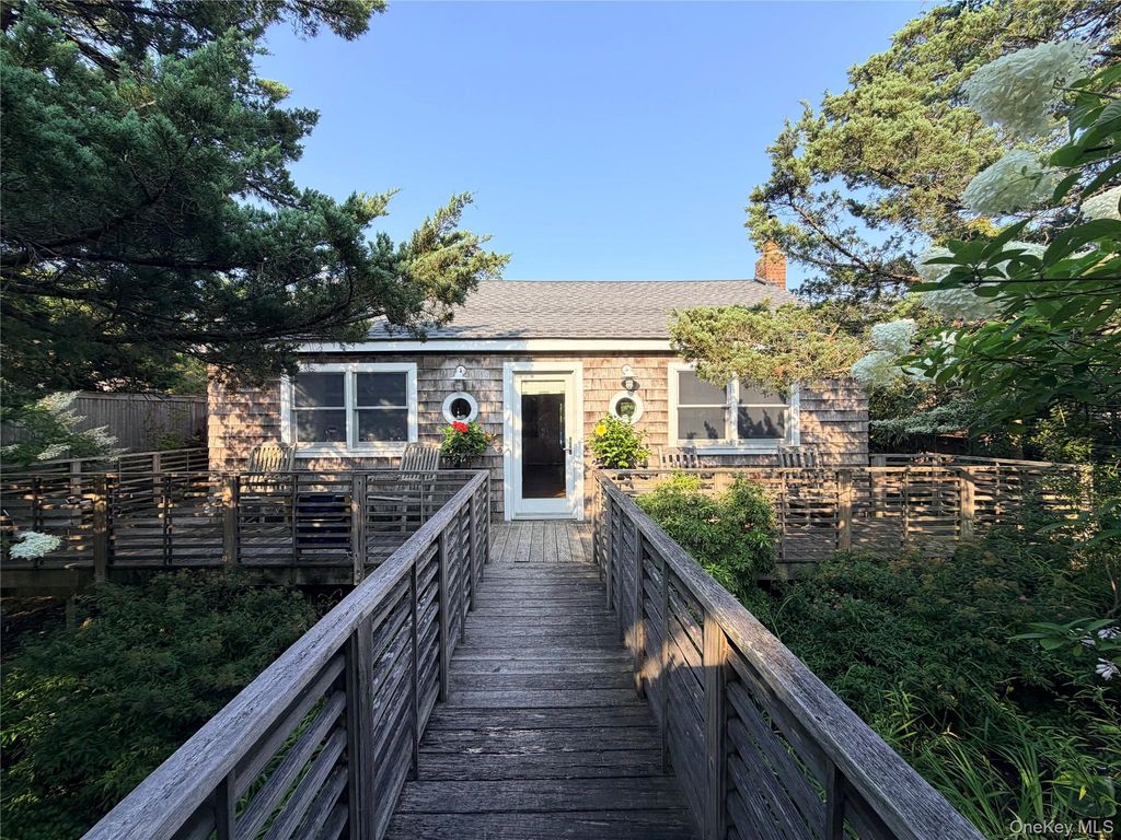 101 Greene Walk, Cherry Grove, NY 11782 — exterior