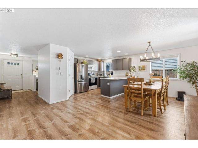 619 Nw 27TH Ave, Battle Ground, WA 98604