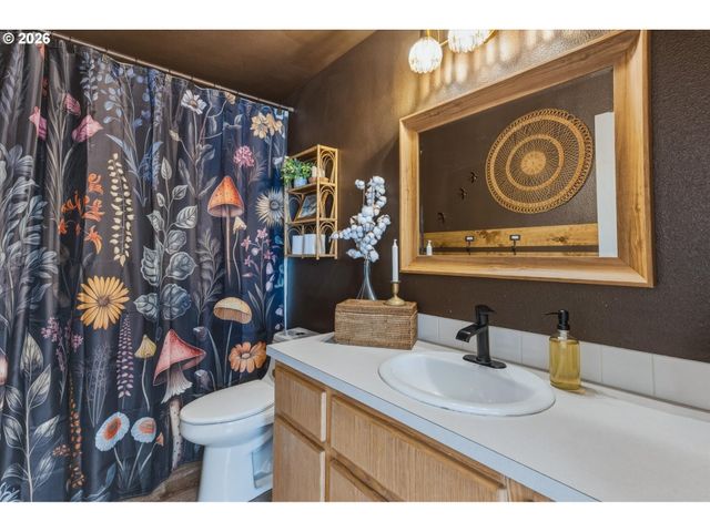 619 Nw 27TH Ave, Battle Ground, WA 98604