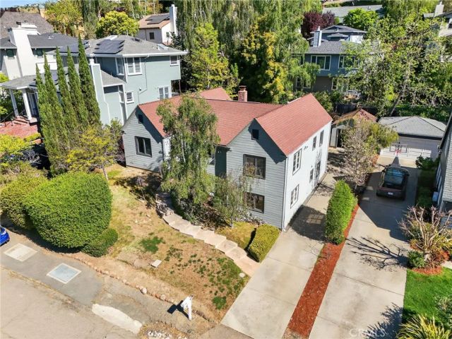 938 Leo, Oakland, CA 94611