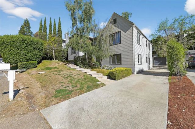 938 Leo, Oakland, CA 94611