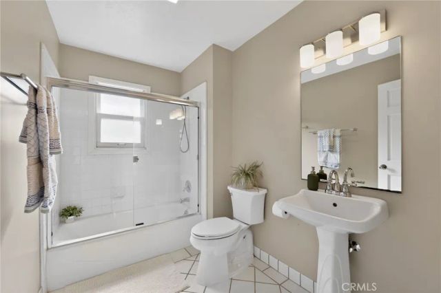 938 Leo, Oakland, CA 94611