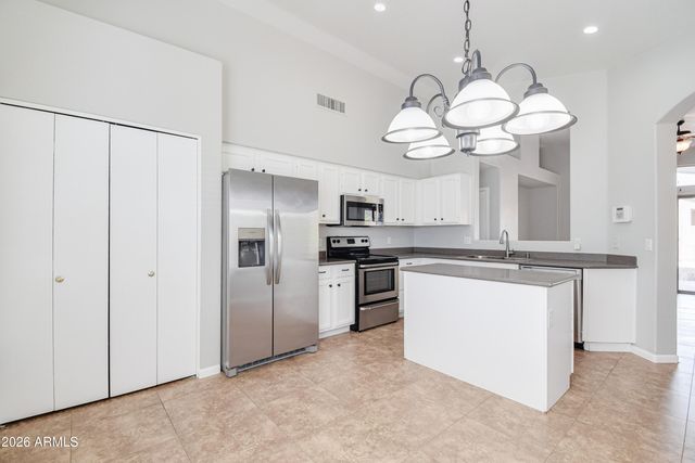 3126 E DESERT Lane, Gilbert, AZ 85234