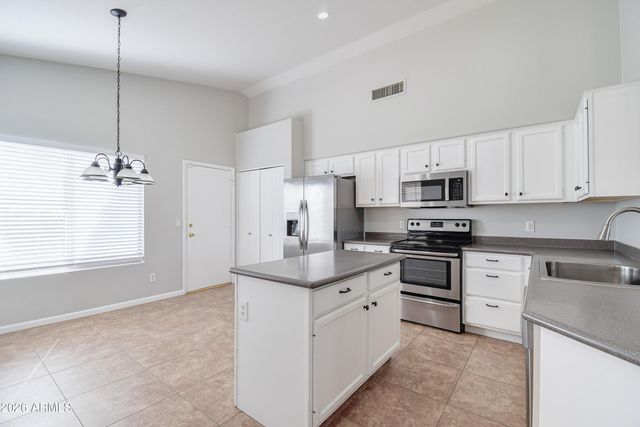 3126 E DESERT Lane, Gilbert, AZ 85234