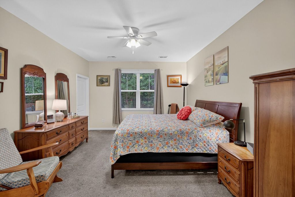 Image 14 of property listing at 628 Kilarney Road, Summerville, SC 29483