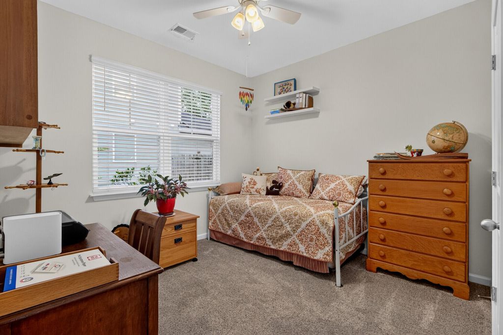 Image 19 of property listing at 628 Kilarney Road, Summerville, SC 29483
