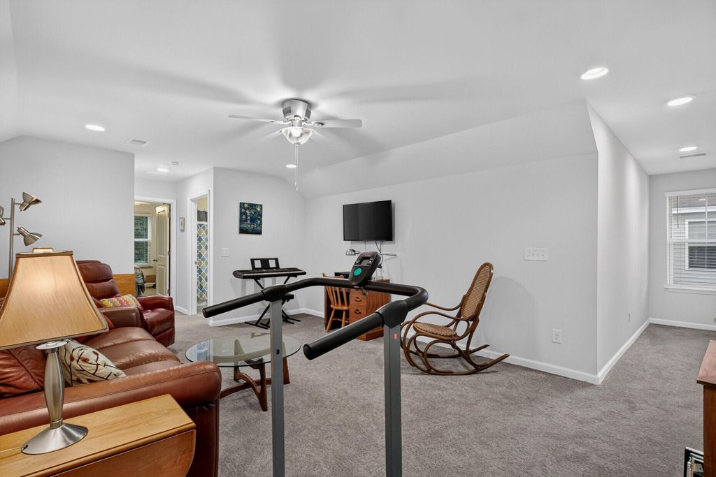 Image 24 of property listing at 628 Kilarney Road, Summerville, SC 29483