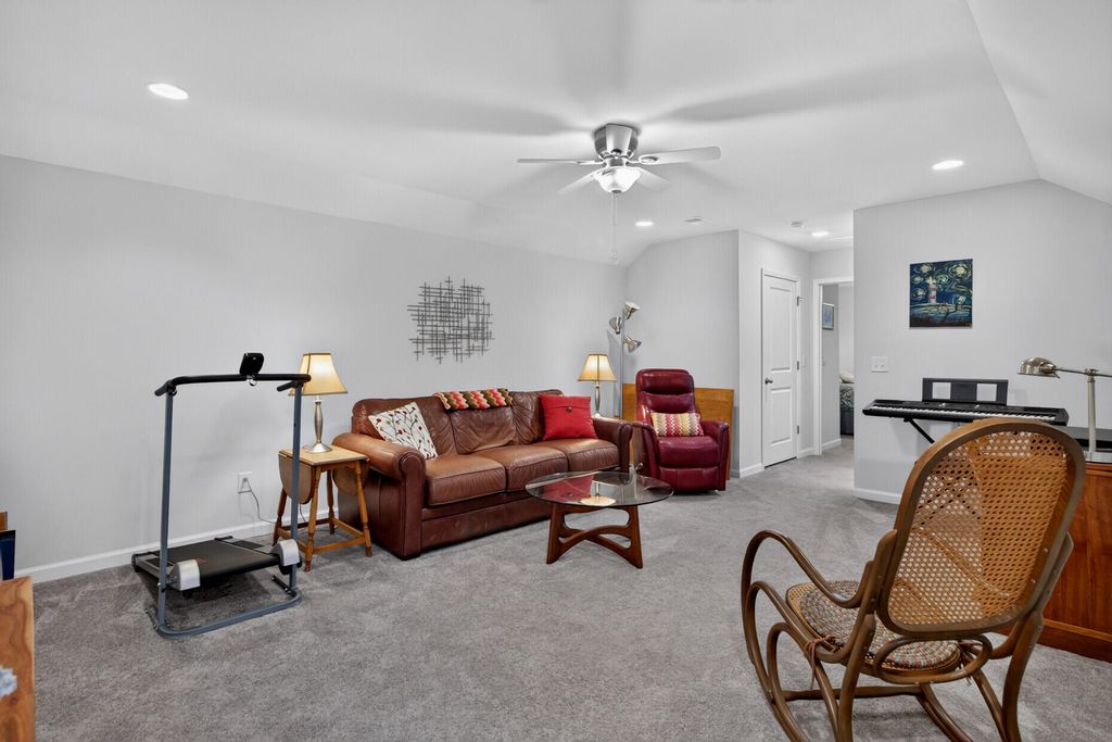 Image 25 of property listing at 628 Kilarney Road, Summerville, SC 29483