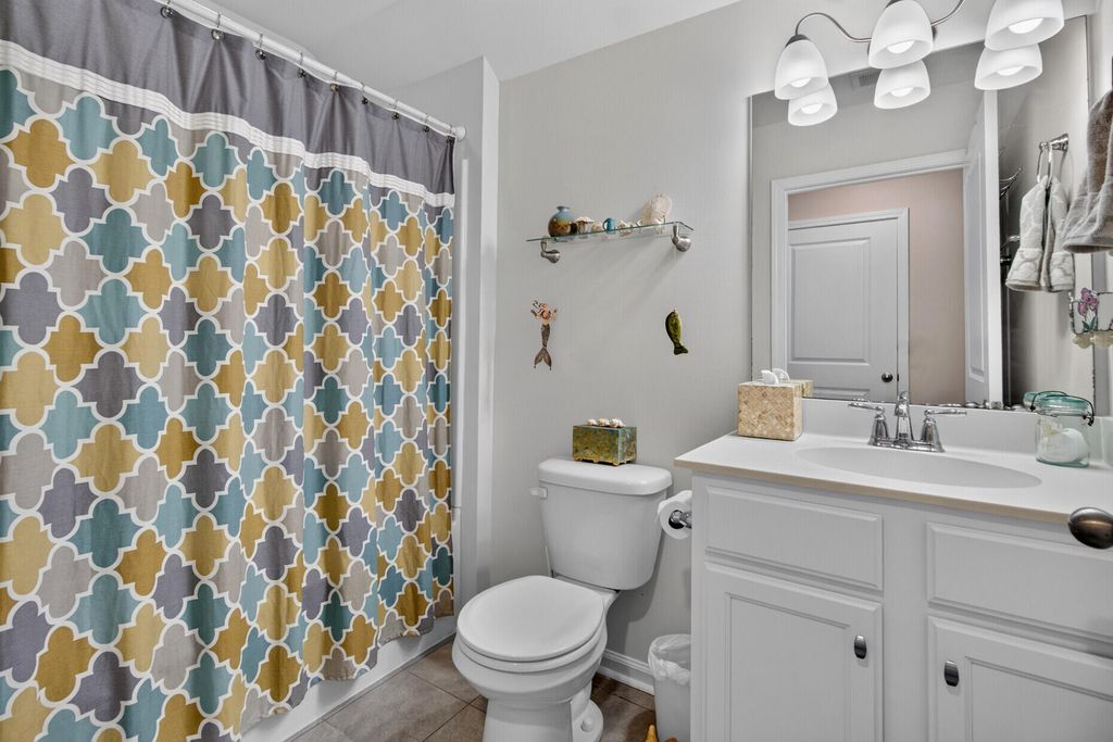 Image 27 of property listing at 628 Kilarney Road, Summerville, SC 29483