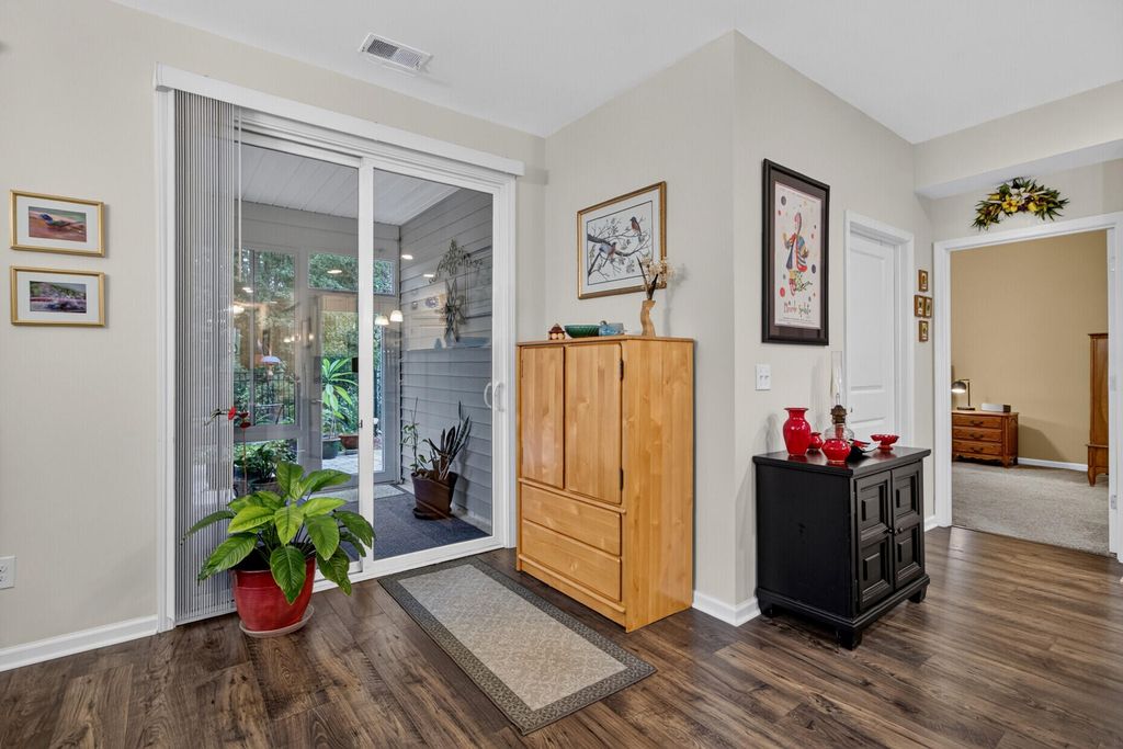 Image 28 of property listing at 628 Kilarney Road, Summerville, SC 29483