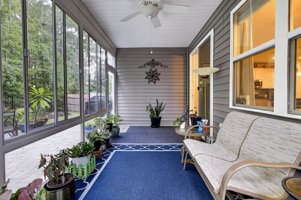 Image 29 of property listing at 628 Kilarney Road, Summerville, SC 29483