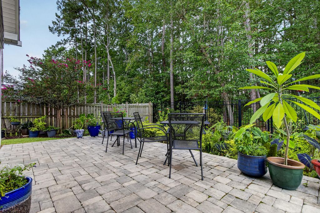 Image 31 of property listing at 628 Kilarney Road, Summerville, SC 29483