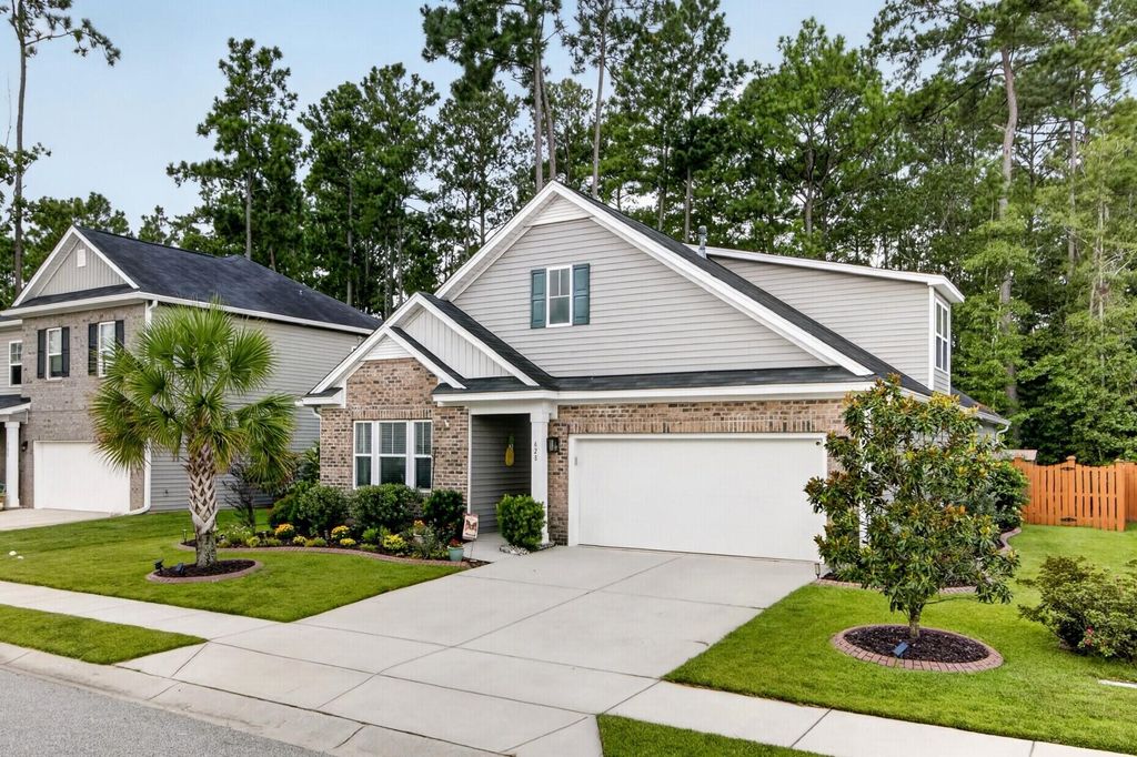 Image 43 of property listing at 628 Kilarney Road, Summerville, SC 29483