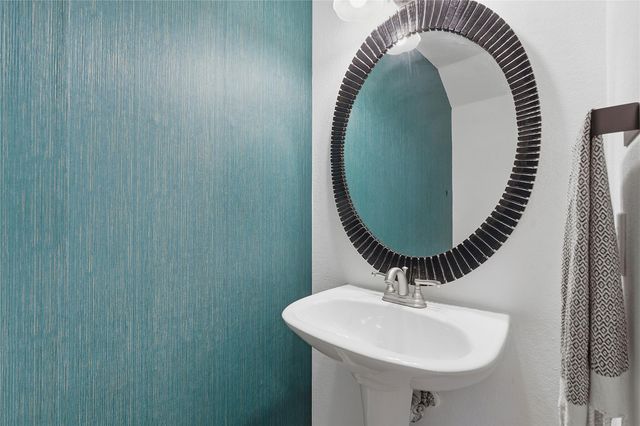 12205 Abbey Glen LN B, Austin, TX 78753