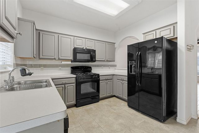 12205 Abbey Glen LN B, Austin, TX 78753