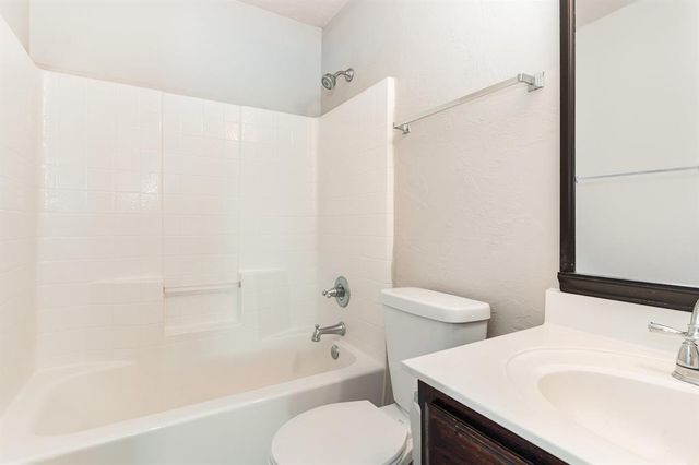 2500 Queenston Avenue, Norman, OK 73071