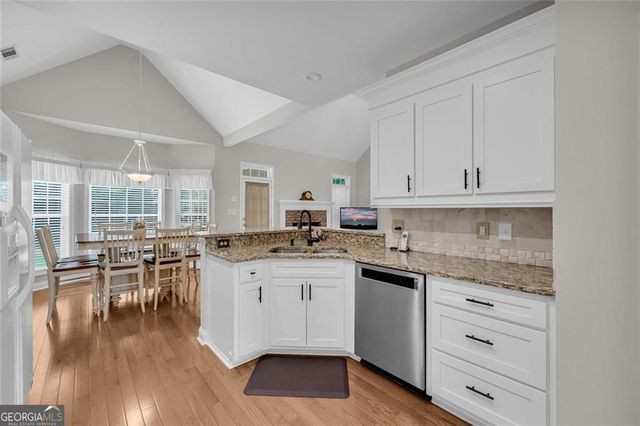 1390 Beringer Drive, Hoschton, GA 30548